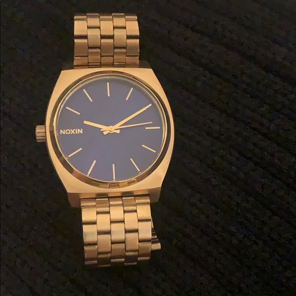 nixon blue face